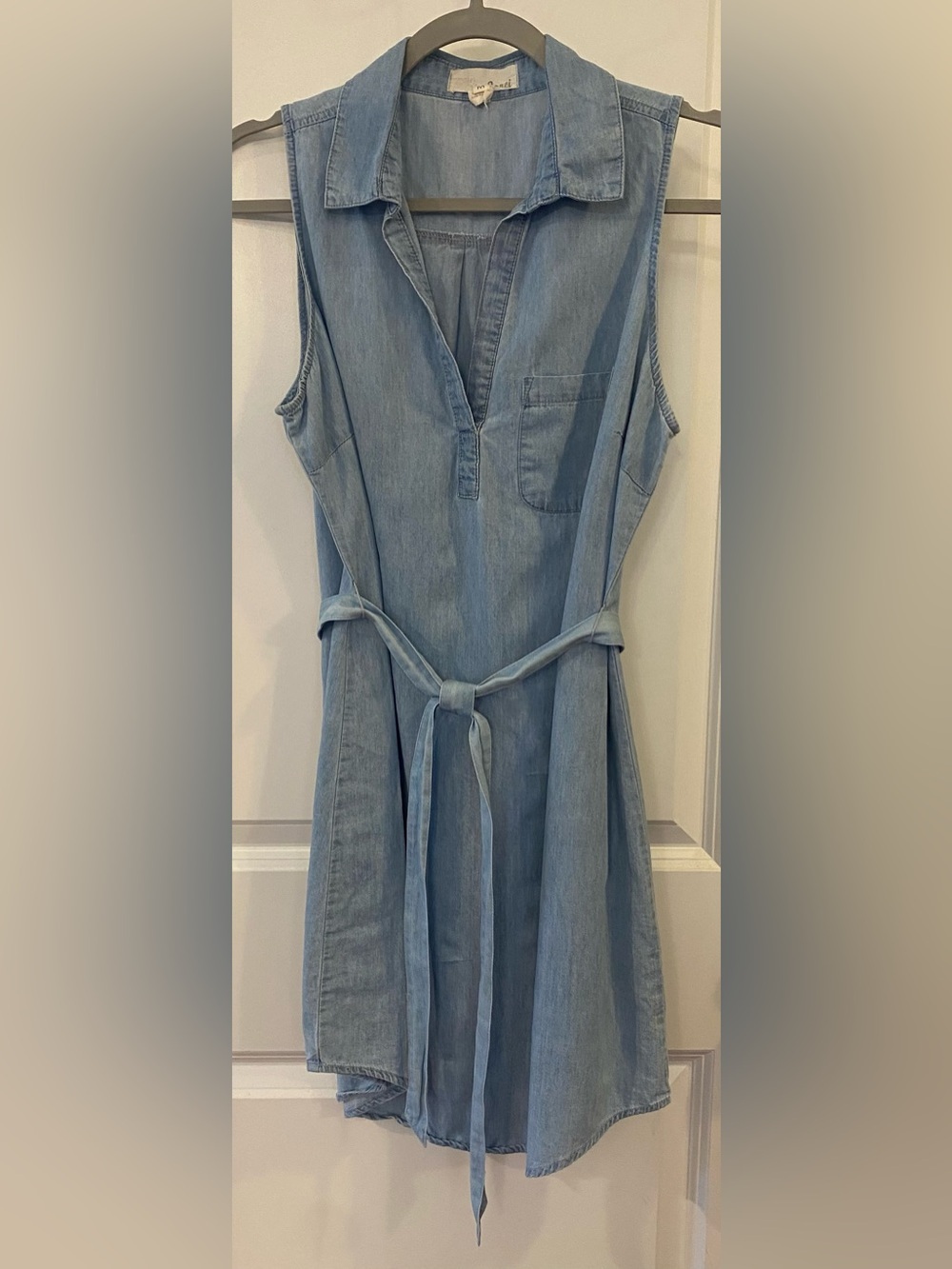 Sauci Chambray Sleeveless Dress W/Tie Belt Sz M Blue V-neck Chest Pocket